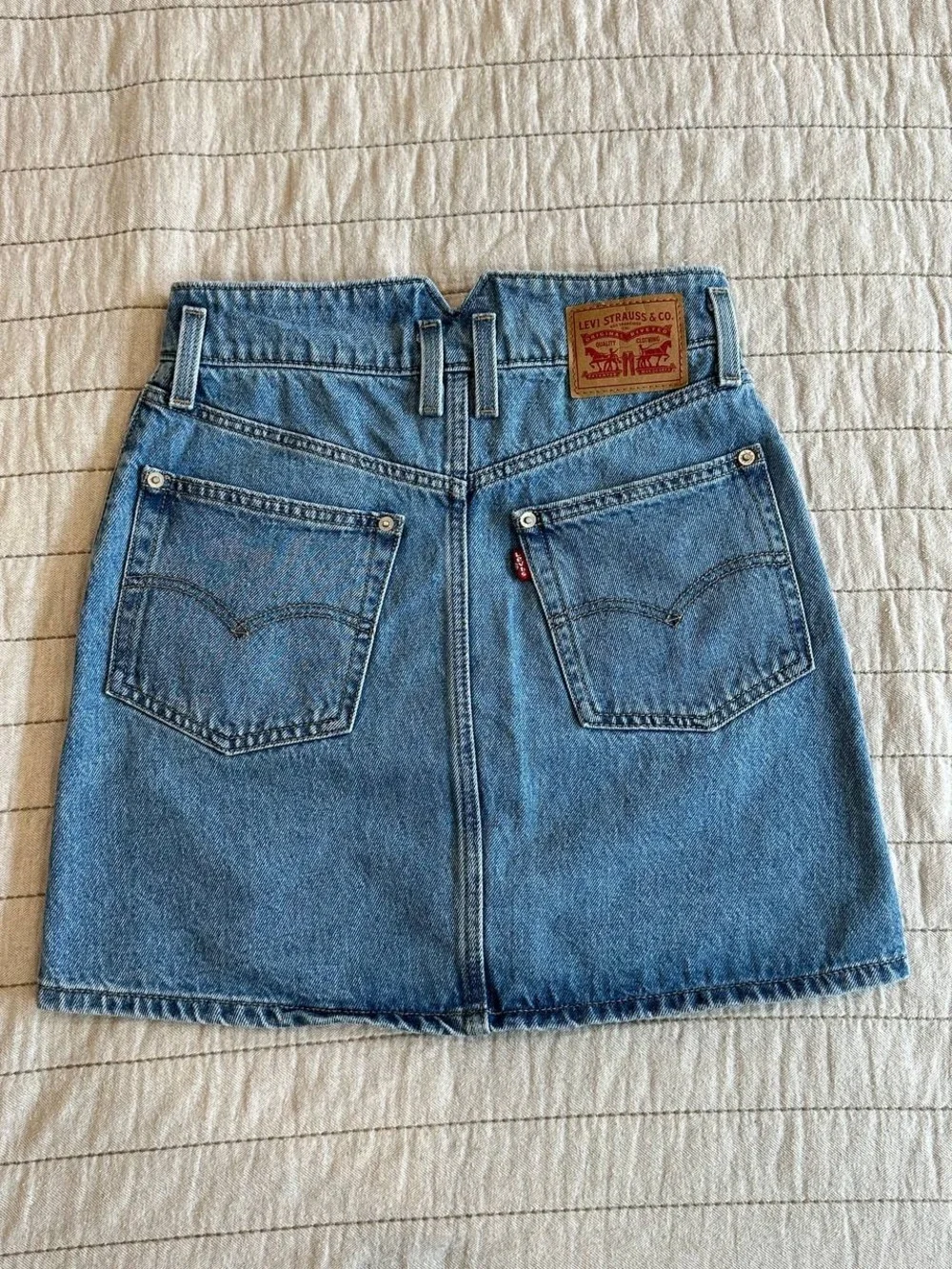 Levi's Light Blue Button-Front Denim Mini Skirt - Picture 2 of 6
